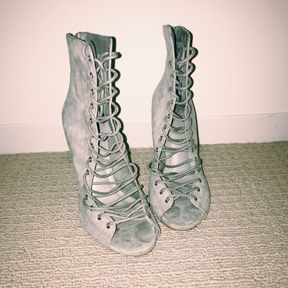 Tobi lace up heels!